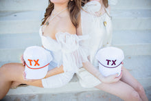 Load image into Gallery viewer, hook &#39;em graduate LUXE box
